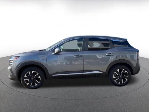 Used 2025 Nissan Kicks SV image 9