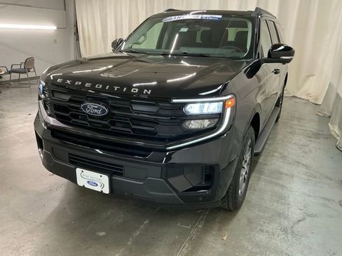 New 2026 Ford Expedition Max Active image 9