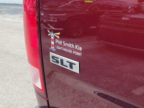 Used 2019 RAM 1500 Classic SLT AWD/4WD image 9