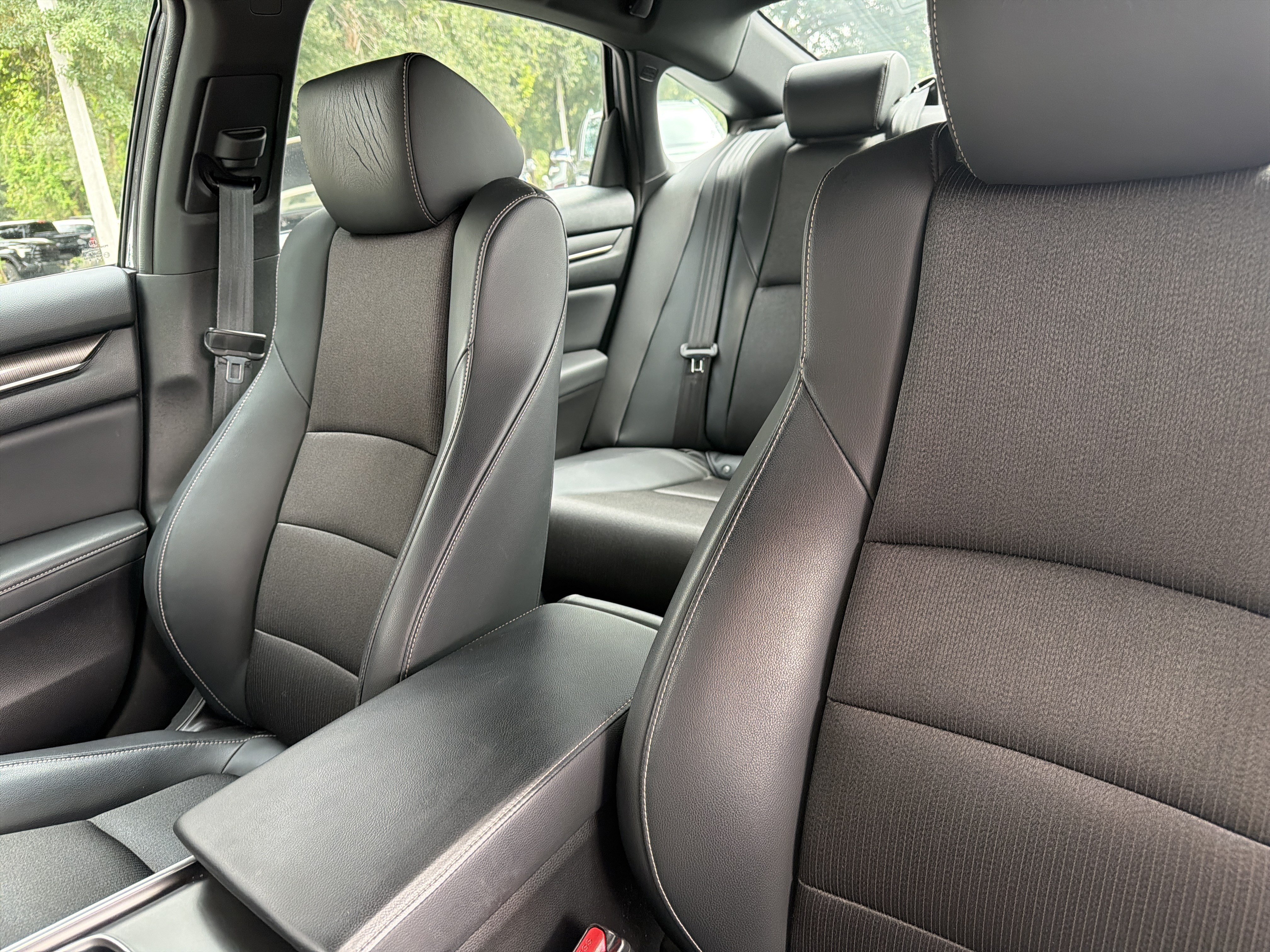 Used 2018 Honda Accord Sport image 17