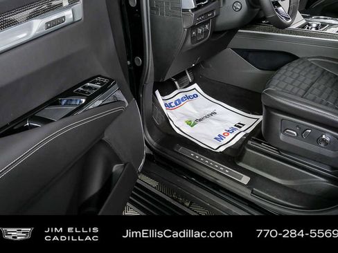 New 2026 Cadillac Escalade V w/ LPO, ONYX Package image 8
