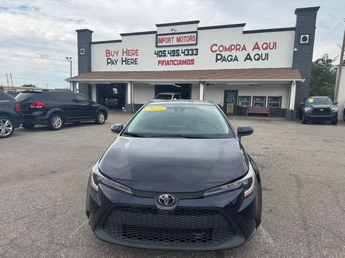 Used 2022 Toyota Corolla LE FWD image 2