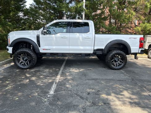 Used 2023 Ford F250 Lariat w/ Sport Appearance Package image 7