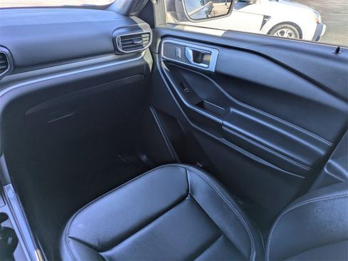 Used 2020 Ford Explorer XLT w/ Equipment Group 202A image 17