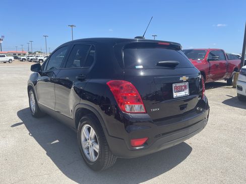 Used 2020 Chevrolet Trax LS w/ Tint and Cruise Package FWD image 6