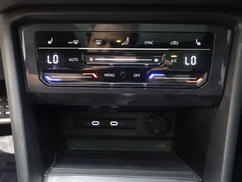 Certified 2024 Volkswagen Tiguan SE R-Line AWD/4WD image 11