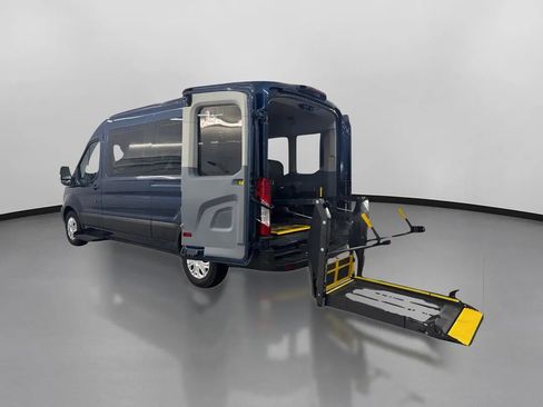 Used 2019 Ford Transit 350 XL image 7