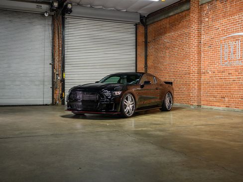 Used 2016 Ford Mustang GT image 7