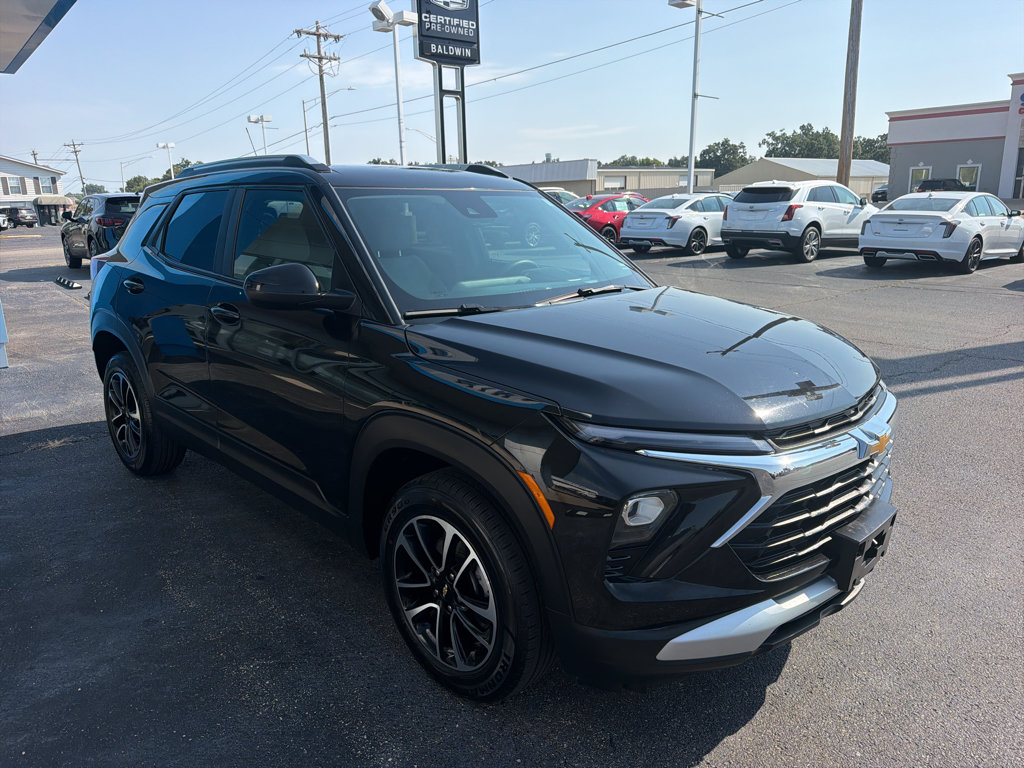 Used 2025 Chevrolet TrailBlazer LT AWD/4WD image 4