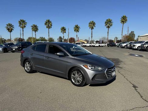 Used 2017 Hyundai Elantra SE image 13
