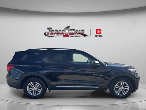 Used 2023 Ford Explorer XLT w/ Equipment Group 202A image 9