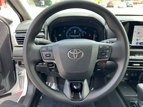 Used 2026 Toyota Camry LE FWD image 13
