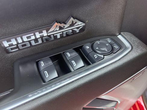 Certified 2024 Chevrolet Silverado 1500 High Country w/ Technology Package AWD/4WD image 13