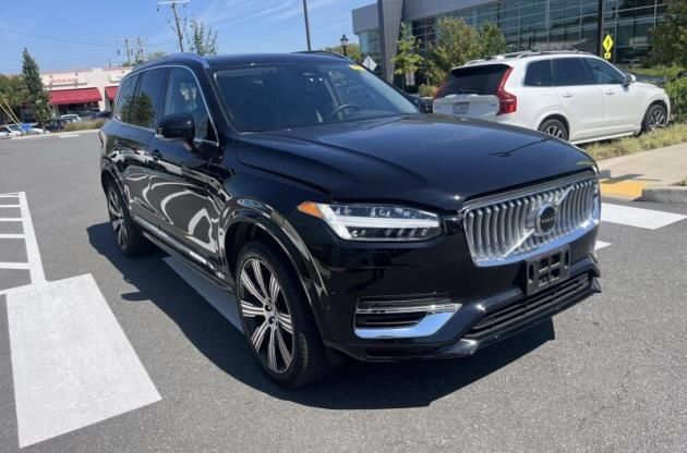 Used 2024 Volvo XC90 T8 Plus w/ Protection Package Premier AWD/4WD image 2