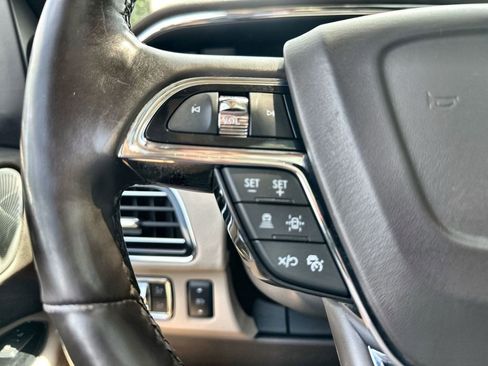 Used 2022 Lincoln Navigator Reserve AWD/4WD image 31