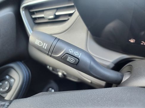 Certified 2025 Buick Encore GX Sport Touring w/ Comfort Package image 38