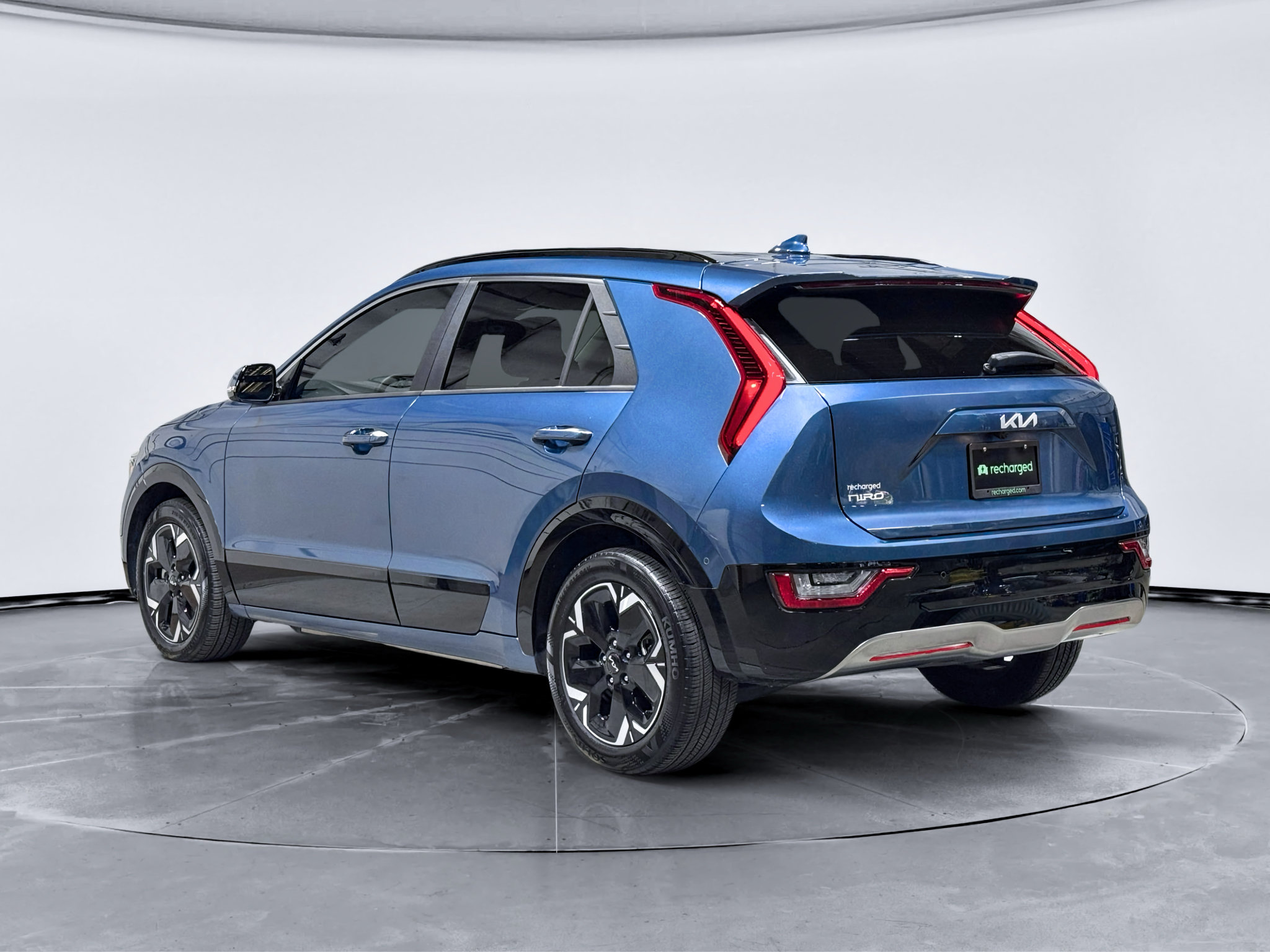 Used 2024 Kia Niro Wave w/ Wave Preserve Package FWD image 2