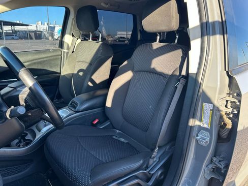 Used 2019 Dodge Journey SE w/ Connectivity Group image 15