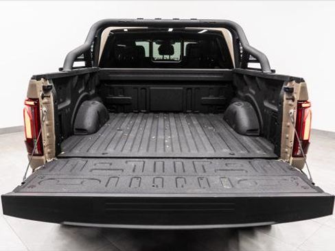 Used 2025 Ford F150 Lariat AWD/4WD image 18