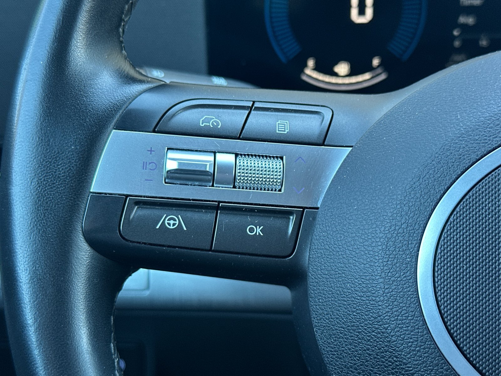 Used 2025 Hyundai Kona SEL FWD image 27