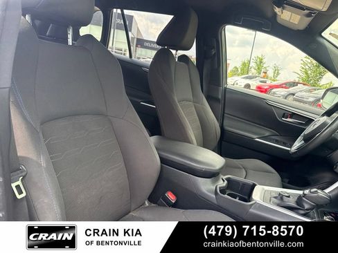 Used 2022 Toyota RAV4 SE AWD/4WD image 10