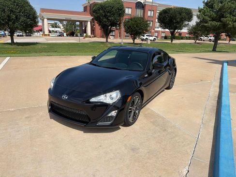 Used 2013 Scion FR-S RWD image 5