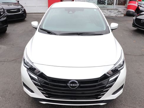 Used 2024 Nissan Versa SV image 9