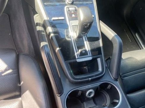 Used 2019 Porsche Cayenne S AWD/4WD image 4