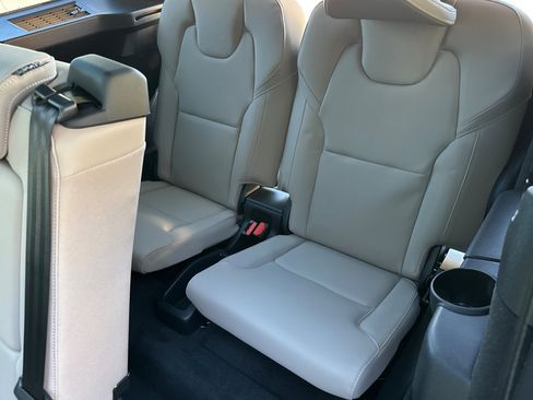 New 2026 Volvo XC90 B6 Plus image 13