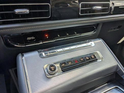 New 2025 Lincoln Aviator AWD w/ Equipment Group 101A image 14