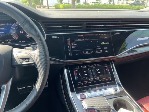 Used 2023 Audi SQ7 Prestige AWD/4WD image 18