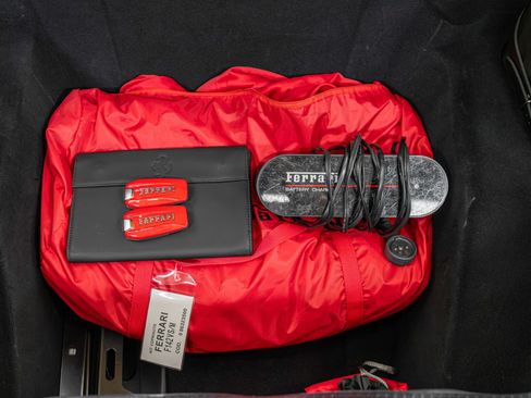 Certified 2022 Ferrari F8 Tributo RWD image 25