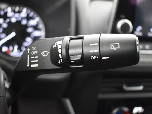 Used 2025 Nissan Rogue SV image 26