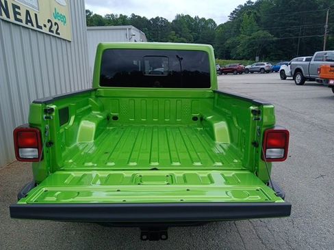 New 2025 Jeep Gladiator Sport S image 7