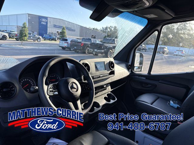 Used 2022 Mercedes-Benz Sprinter 2500 image 10
