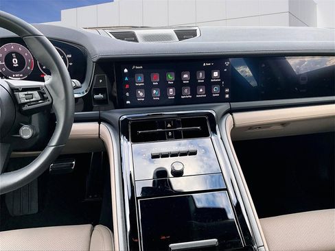 Used 2025 Porsche Panamera 4 image 16