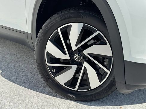Used 2025 Volkswagen Atlas SE FWD image 6