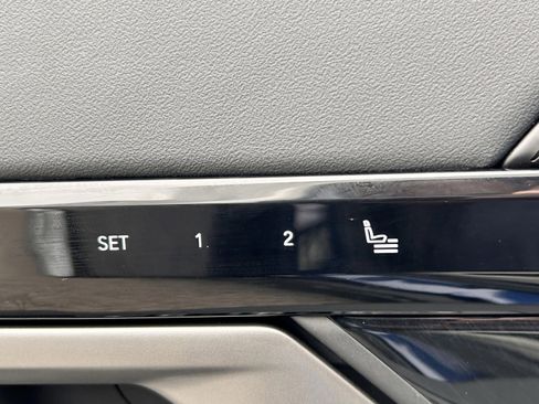 Used 2025 BMW 530i xDrive w/ Premium Package image 20