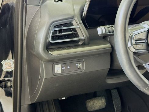 Certified 2025 Chevrolet Traverse LT image 8