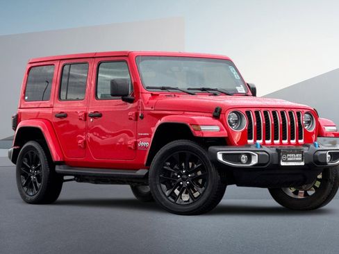 Used 2023 Jeep Wrangler Unlimited Sahara w/ Cold Weather Group image 2