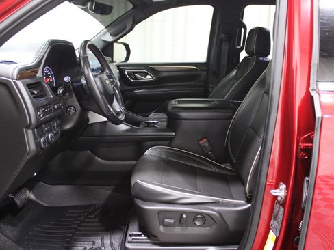 Used 2021 Chevrolet Tahoe Premier w/ Premium Package image 3