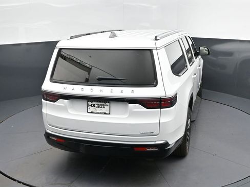 Used 2024 Jeep Wagoneer L Series II w/ Flexible Seating Group AWD/4WD image 36