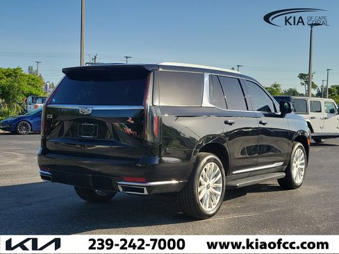 Used 2021 Cadillac Escalade Luxury RWD image 6