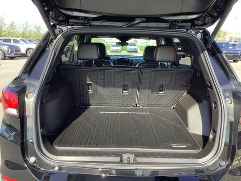 Used 2022 Chevrolet Equinox RS w/ RS Leather Package image 12