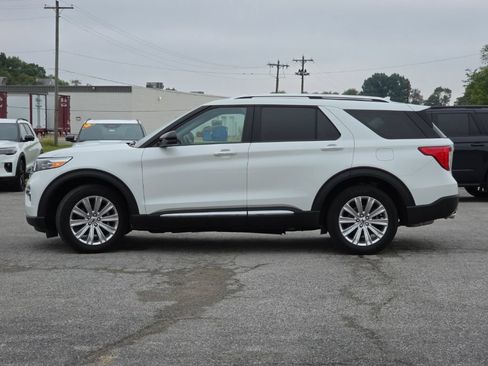 Used 2024 Ford Explorer Limited w/ Limited Technology Package AWD/4WD image 4