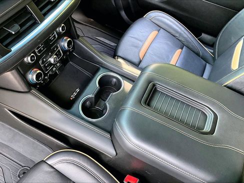 Used 2024 GMC Yukon AT4 w/ AT4 Premium Plus Package AWD/4WD image 15