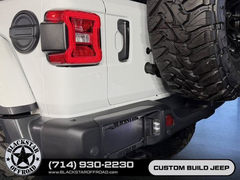 Used 2024 Jeep Wrangler Unlimited Rubicon 4xe AWD/4WD image 17