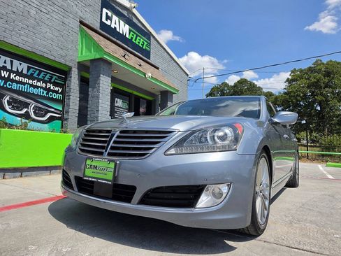 Used 2016 Hyundai Equus Signature RWD image 2