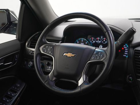 Used 2019 Chevrolet Suburban Premier w/ Premier Plus Edition AWD/4WD image 15