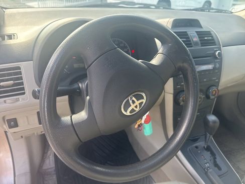 Used 2013 Toyota Corolla L image 19